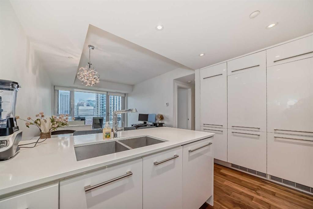 #1806 1025 5 Avenue SW, Calgary, Alberta, T2P 0P2