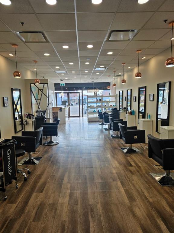 #102 5809 Macleod Trail SW, Calgary, Alberta, T2H 0J9