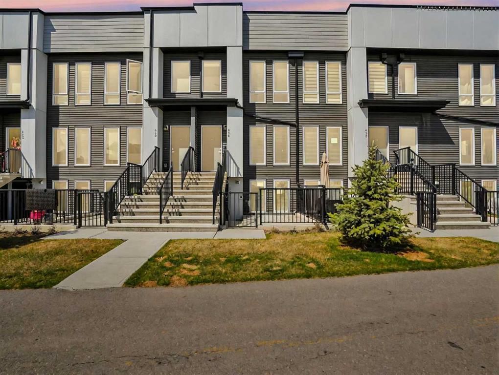 452 Seton Circle SE, Calgary, Alberta, T3M 3H1