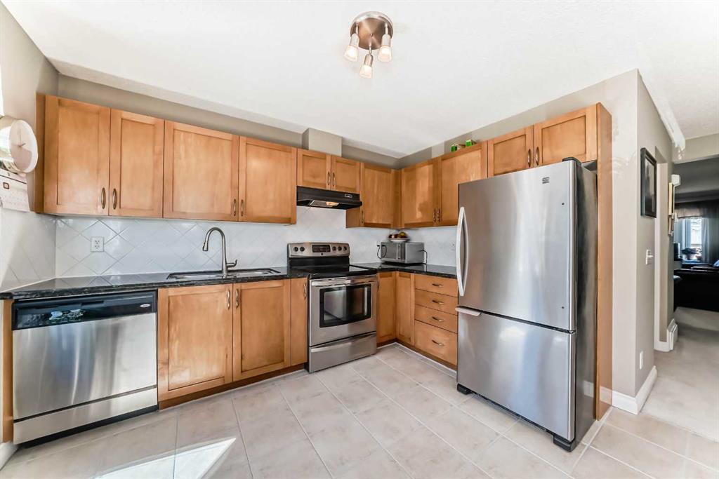 139 Cedarwood Lane SW, Calgary, Alberta, T2W6J2