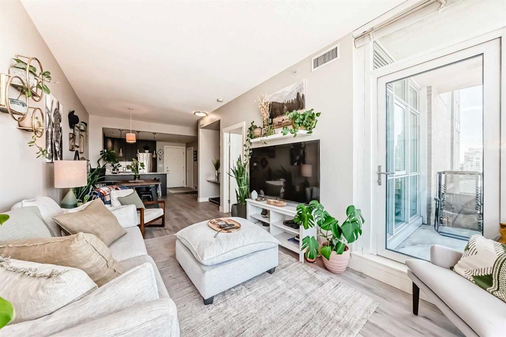 #1204 788 12 Avenue SW, Calgary, Alberta, T2R 0H1