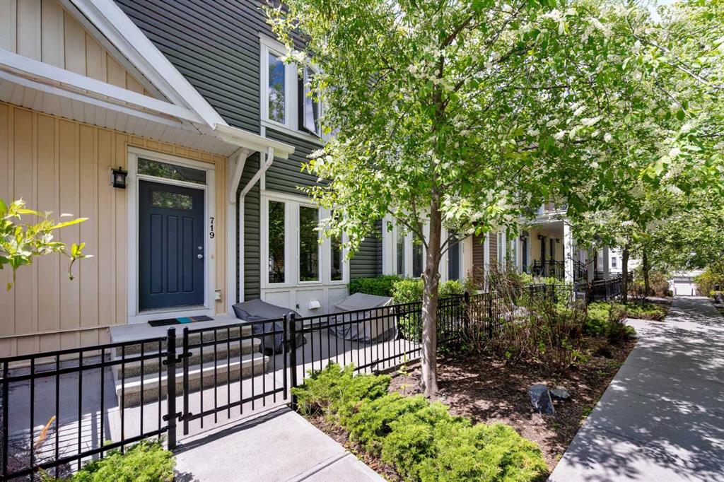 719 Auburn Bay Square SE, Calgary, Alberta, T3M0Y7