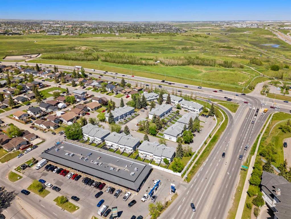 58 Bedford Manor NE, Calgary, Alberta, T3K 4B8
