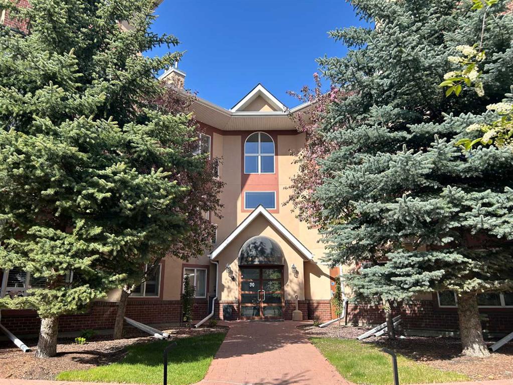 #121 30 Sierra Morena Landing SW, Calgary, Alberta, T3H5H2