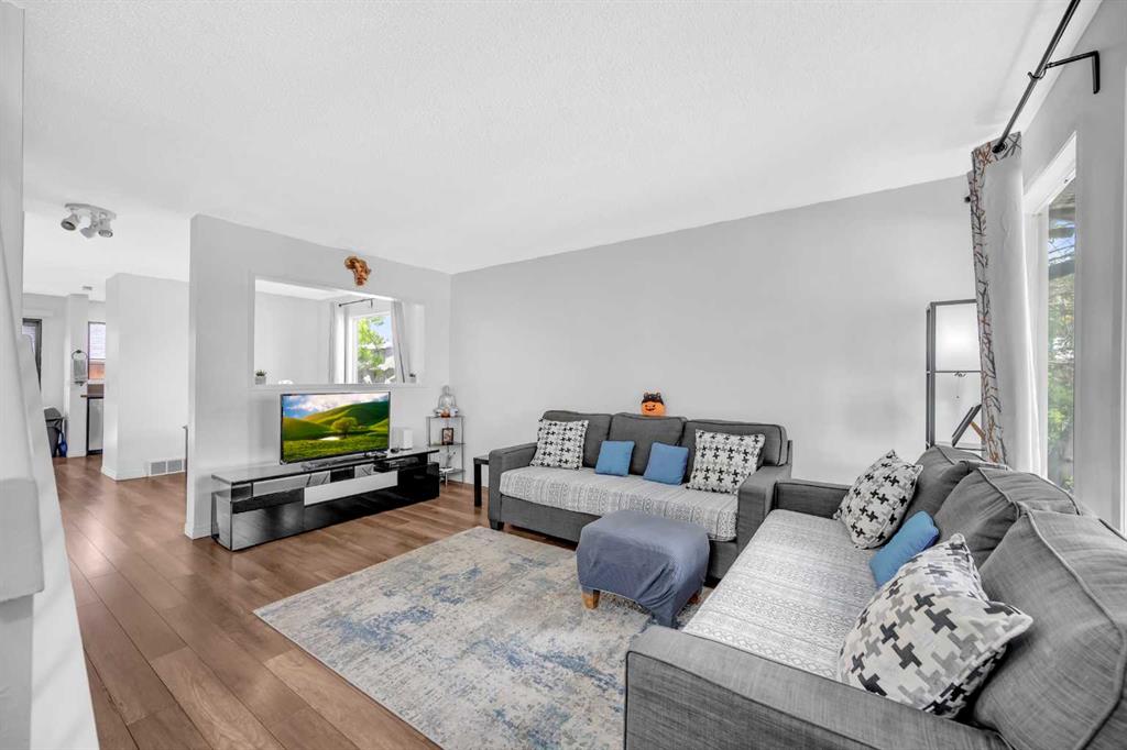54 Templegreen Road NE, Calgary, Alberta, T1Y 4Y8
