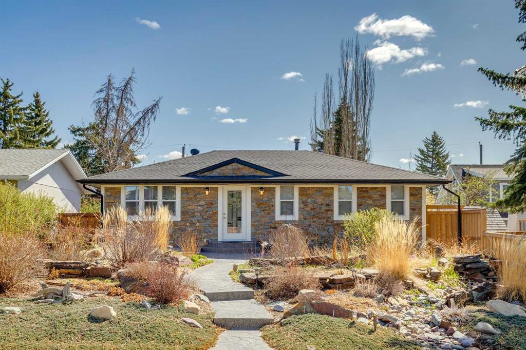 3140 46 Street SW, Calgary, Alberta, T3E 3W8