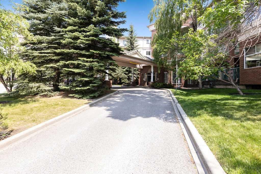 #310 200 Lincoln Way SW, Calgary, Alberta, T3E 7G7