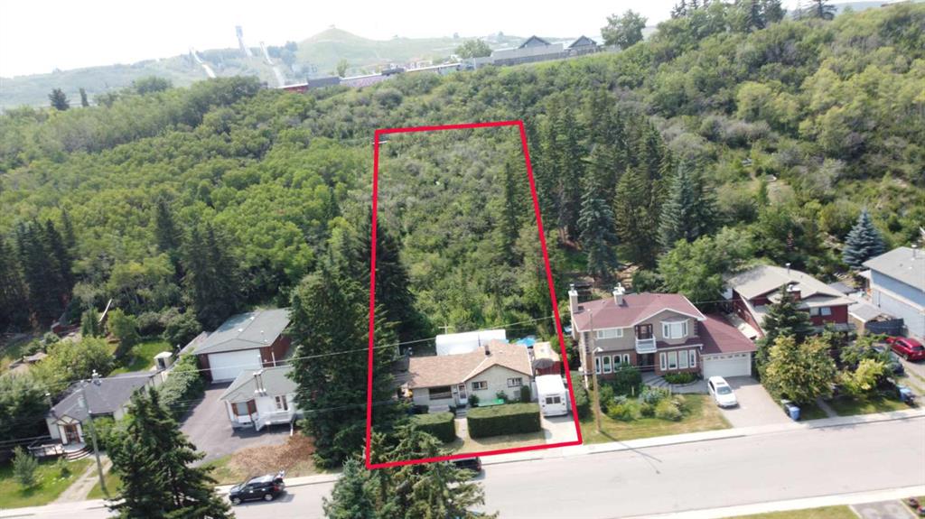 8123 33 Avenue NW, Calgary, Alberta, T3B 1L5