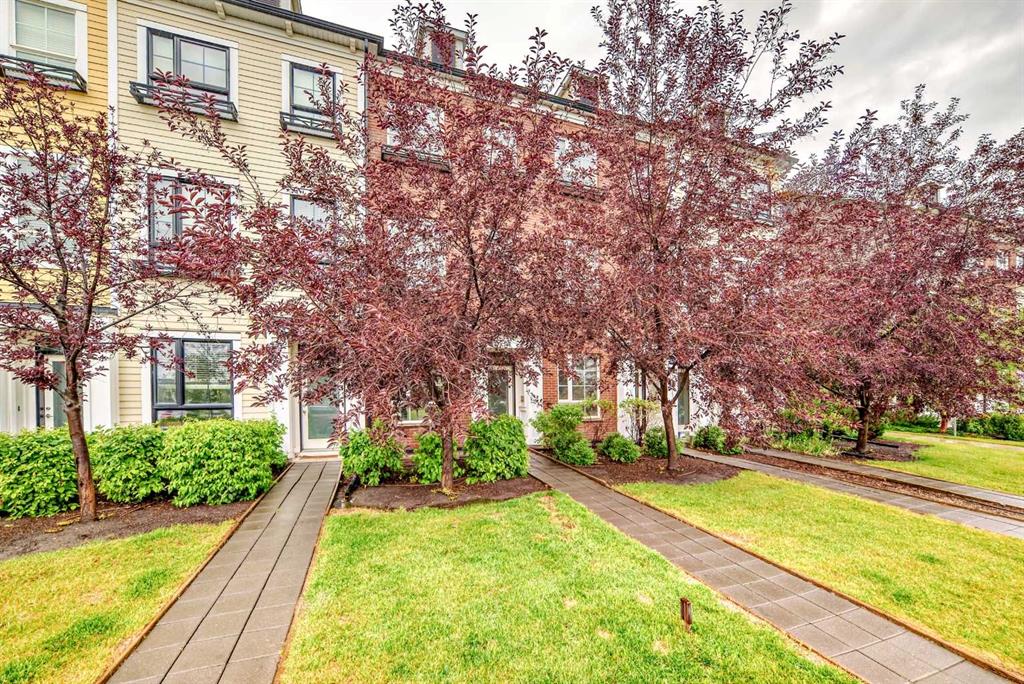227 Copperpond Common SE, Calgary, Alberta, T2Z 1G5