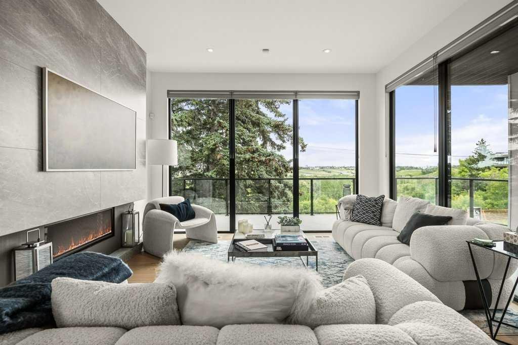 2226 8 Street NE, Calgary, Alberta, T2E 4H6