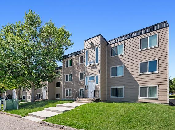 #211 315 Heritage Drive SE, Calgary, Alberta, T2H1N2