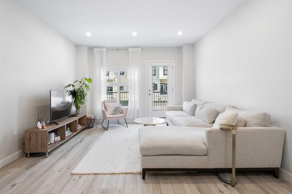 85 Les Jardins Park SE, Calgary, Alberta, T2C 5V3