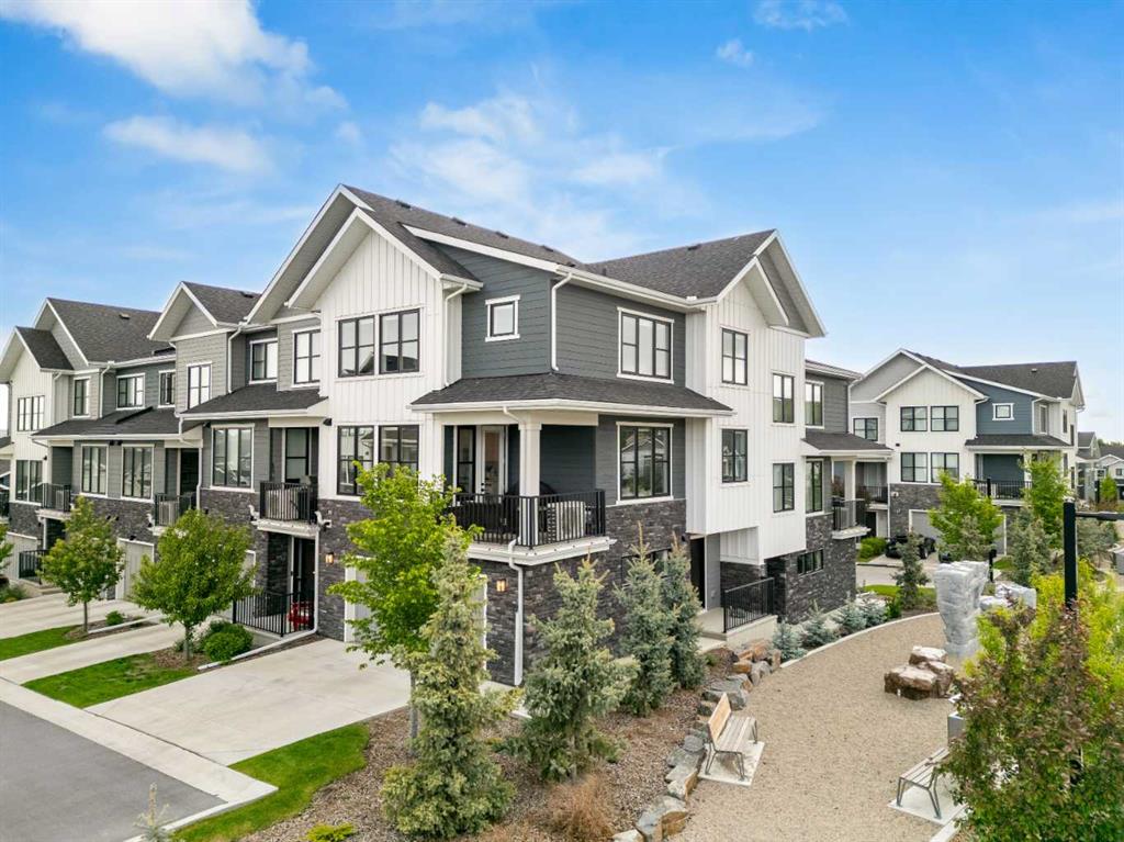 511 Crestridge Common SW, Calgary, Alberta, T3B 6L6