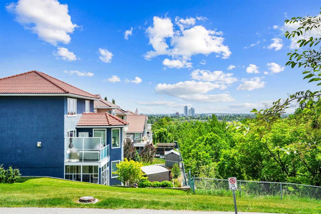 209 Patina Park SW, Calgary, Alberta, T3H 3E3
