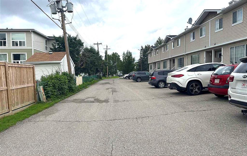 #8 304 Ross Avenue, Cochrane, Alberta, T4C 2J5