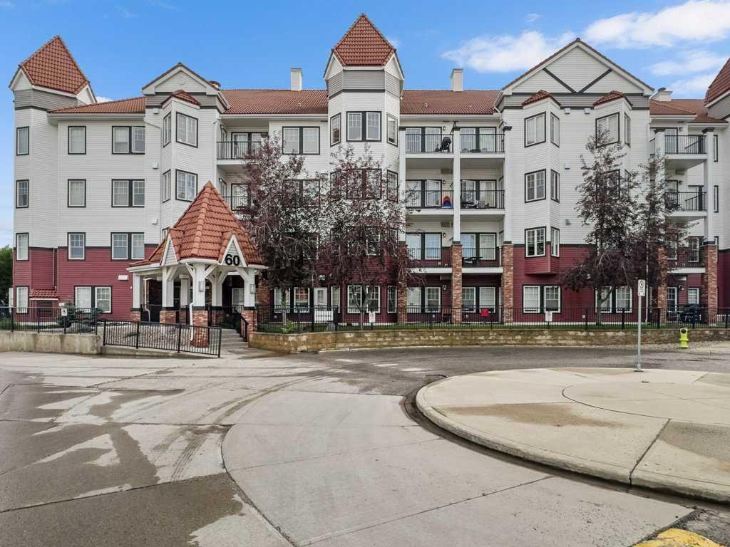 #221 60 Royal Oak Plaza NW, Calgary, Alberta, T3G 0A7