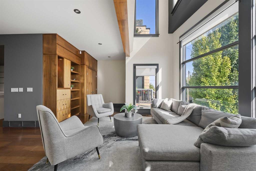 2217 17 Street SW, Calgary, Alberta, T2T 4M7