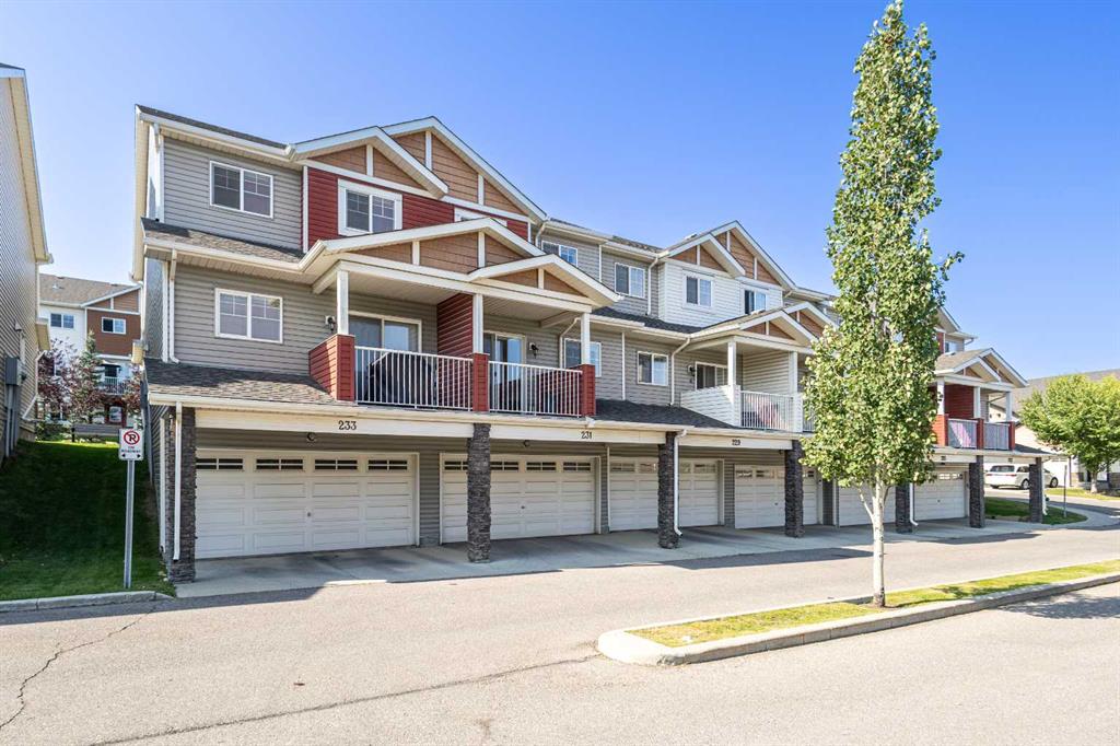 231 Pantego Lane NW, Calgary, Alberta, T3K 0T1