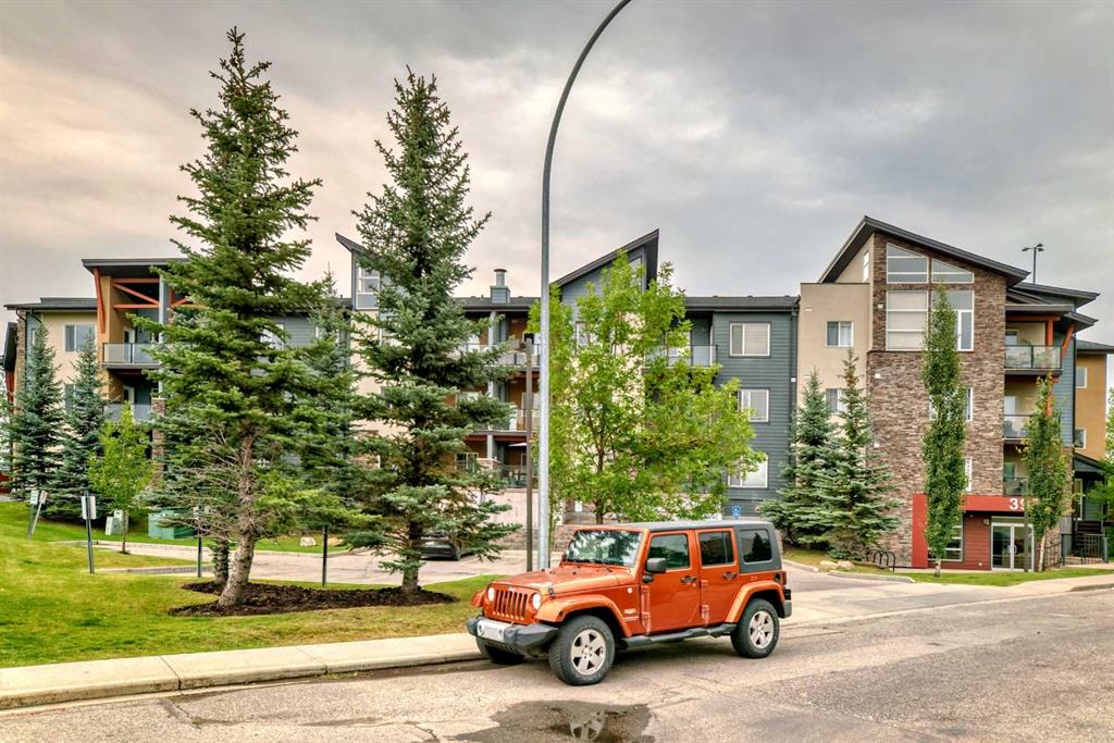 #211 3950 46 Avenue NW, Calgary, Alberta, T2B 3N7