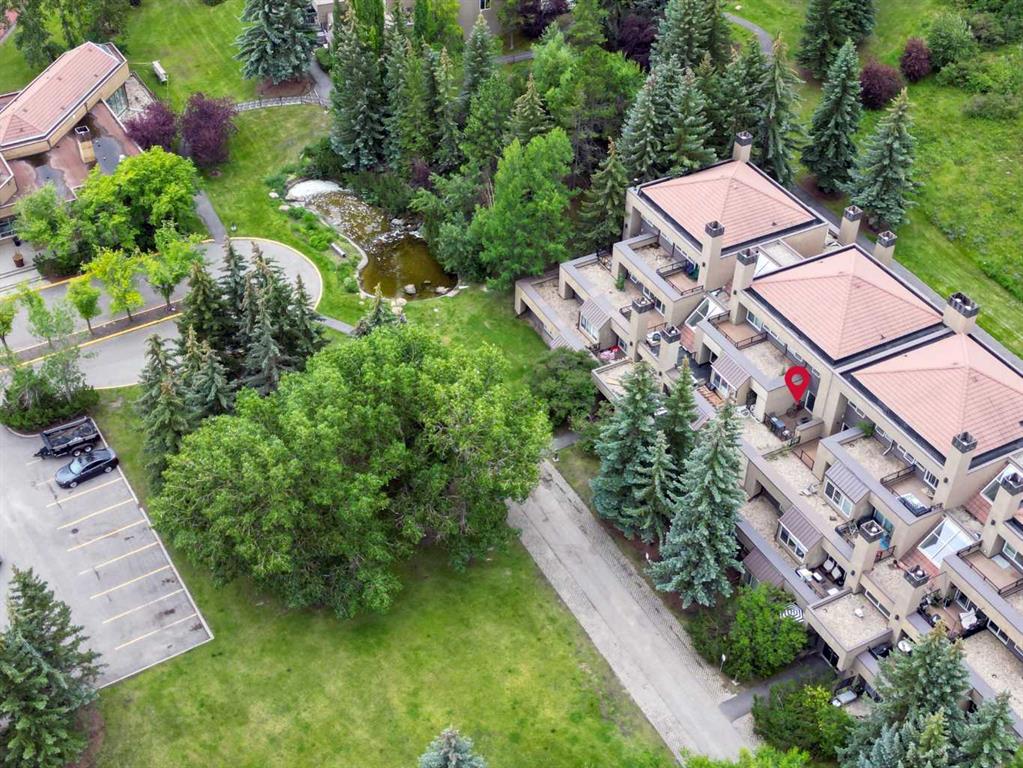 #8 301 Village Mews SW, Calgary, Alberta, T3H2L3