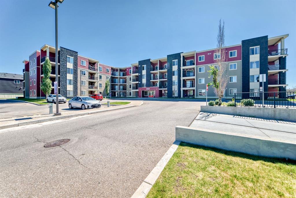 #302 15 Saddlestone Way NE, Calgary, Alberta, T3J 0S3