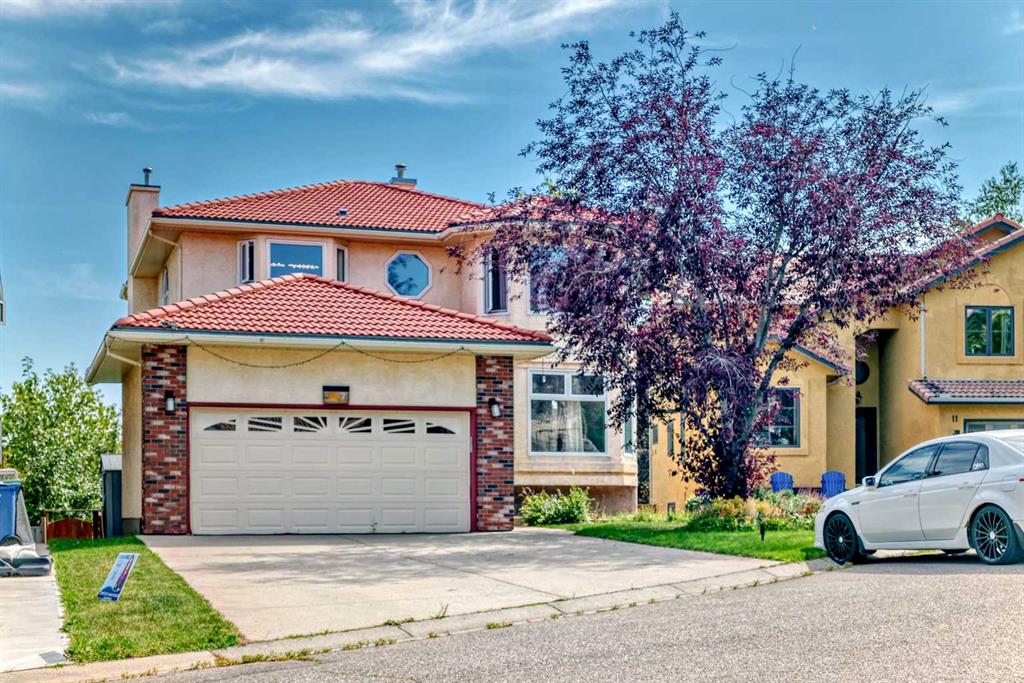 7 Signature Mews SW, Calgary, Alberta, T3H 2V6