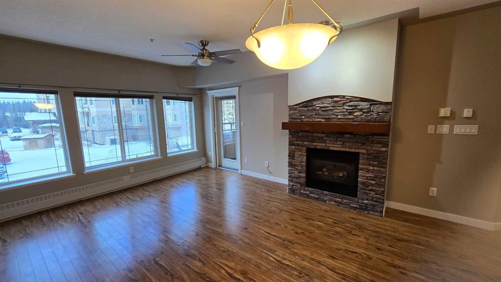 #240 20 Discovery Ridge Close SW, Calgary, Alberta, T3H 5X4