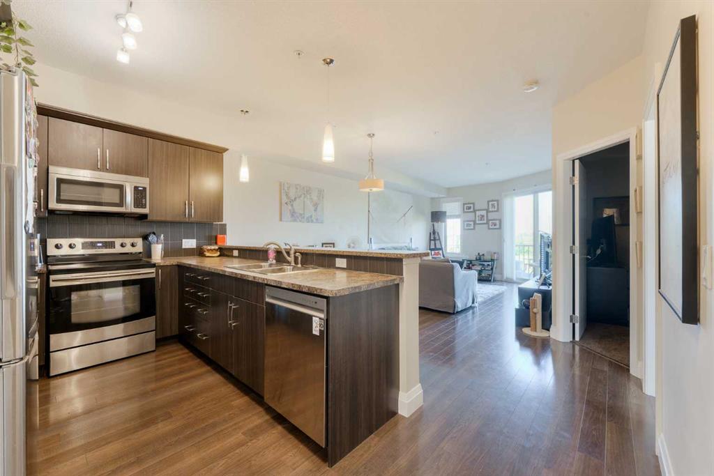 #2105 15 Sunset Square, Cochrane, Alberta, T4C 0E7