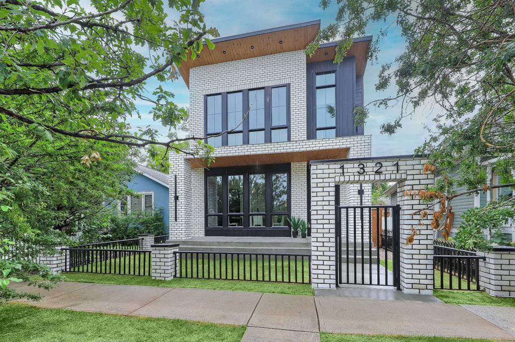 1321 10 Avenue SE, Calgary, Alberta, T2G 0W8