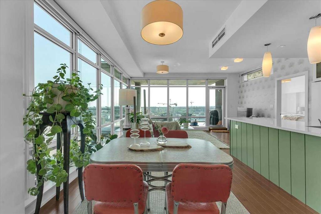 #1705 530 12 Avenue SW, Calgary, Alberta, T2R 0B1