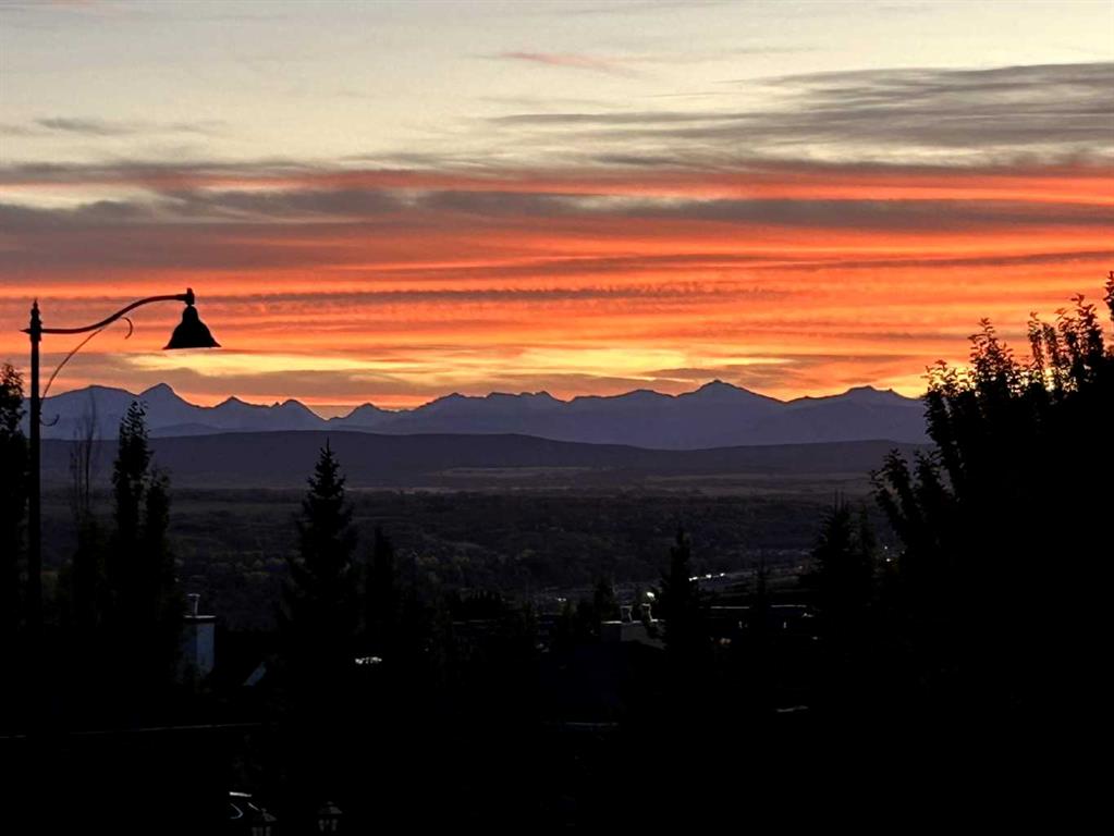 103 Elveden Court SW, Calgary, Alberta, T3H2A9