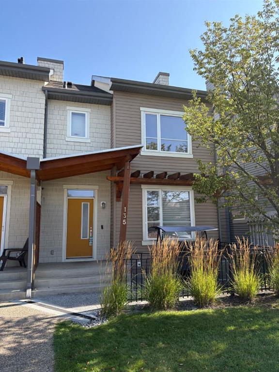 135 Chapalina Square SE, Calgary, Alberta, t2x0l6