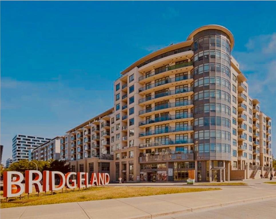 #712 38 9 Street NE, Calgary, Alberta, T2E 7X9