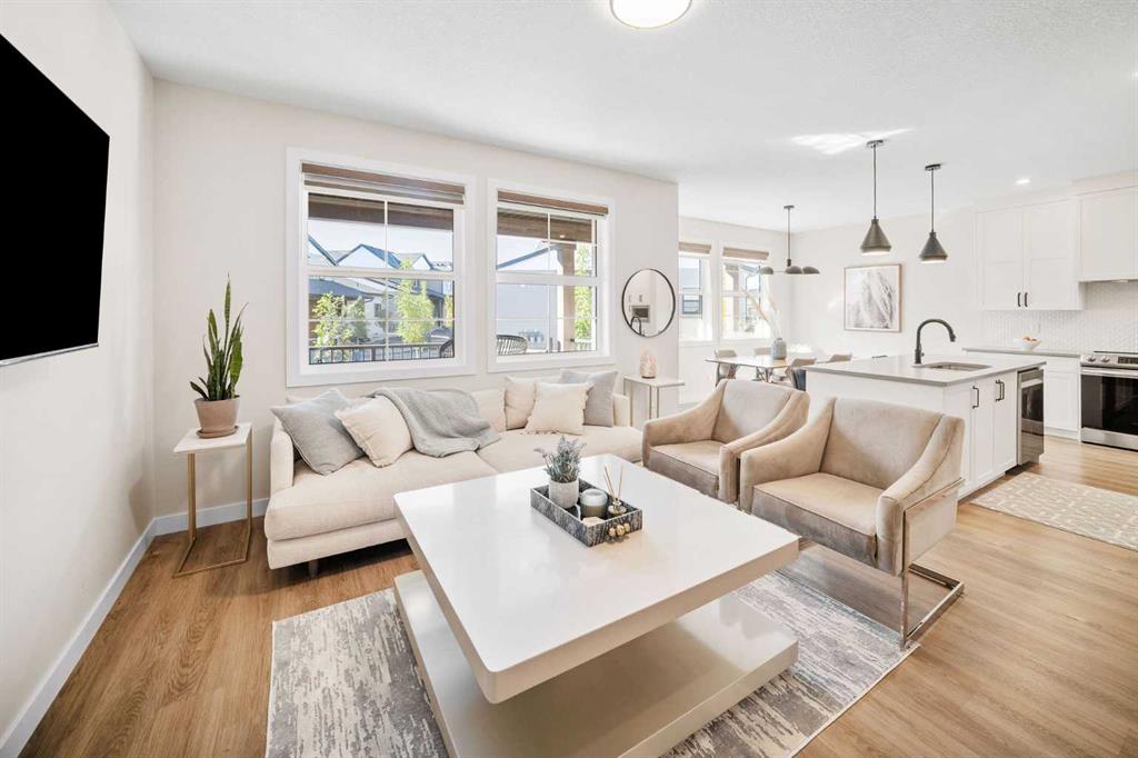 #204 201 Cooperswood Green SW, Airdrie, Alberta, T3B 3Y6