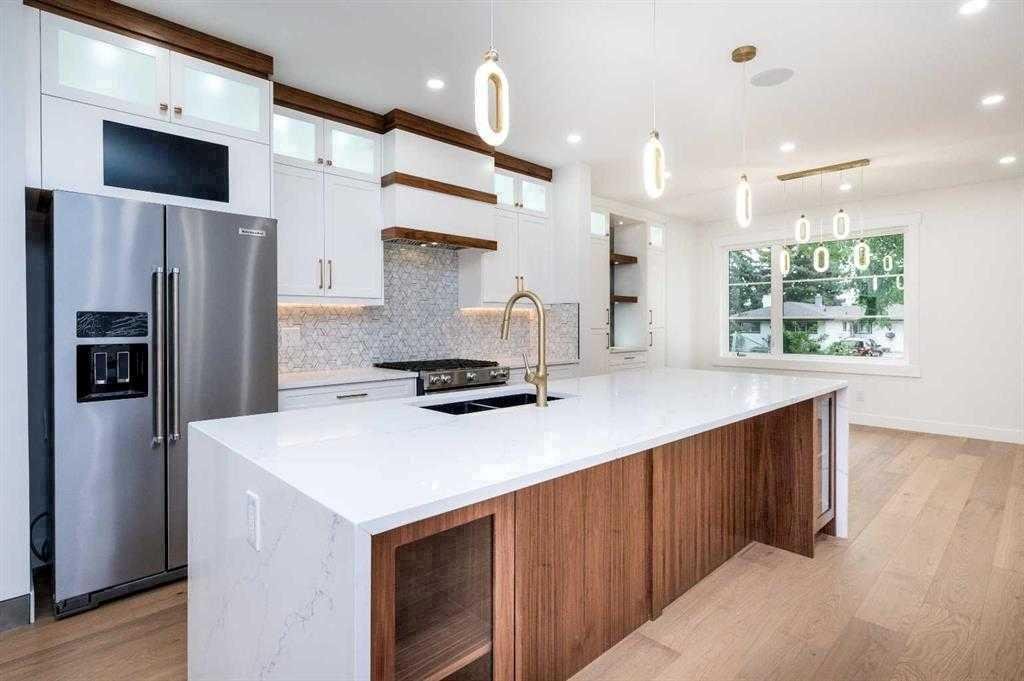 105 Hartford Road NW, Calgary, Alberta, T2K2A7