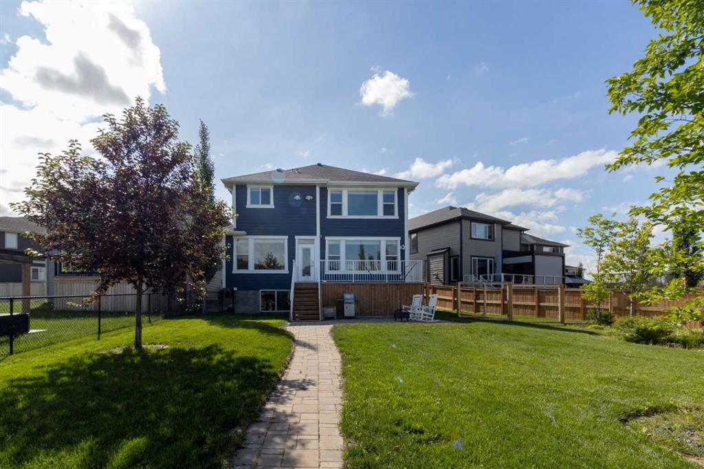 33 Silverado Crest Bay SW, Calgary, Alberta, T2X 2B3