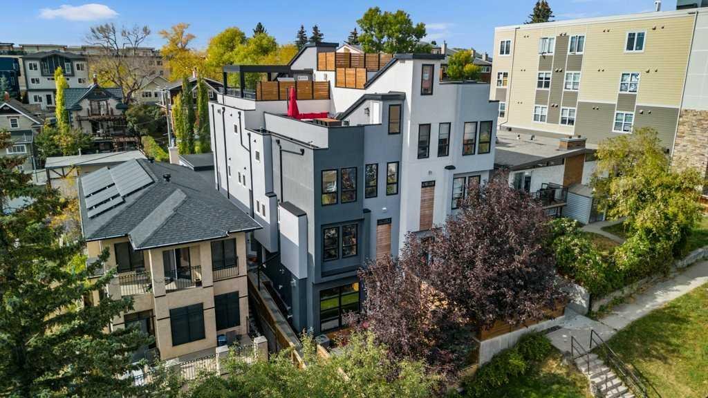 #2 713 5 Street NE, Calgary, Alberta, T2E 3W7