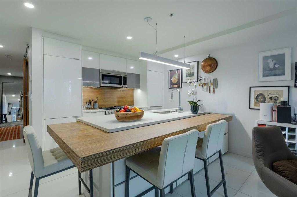 #210 1020 9 Avenue SE, Calgary, Alberta, T2G 0S7