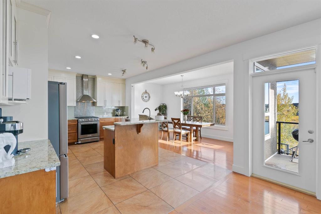 332 kinniburgh Boulevard, Chestermere, Alberta, T1X 0P4