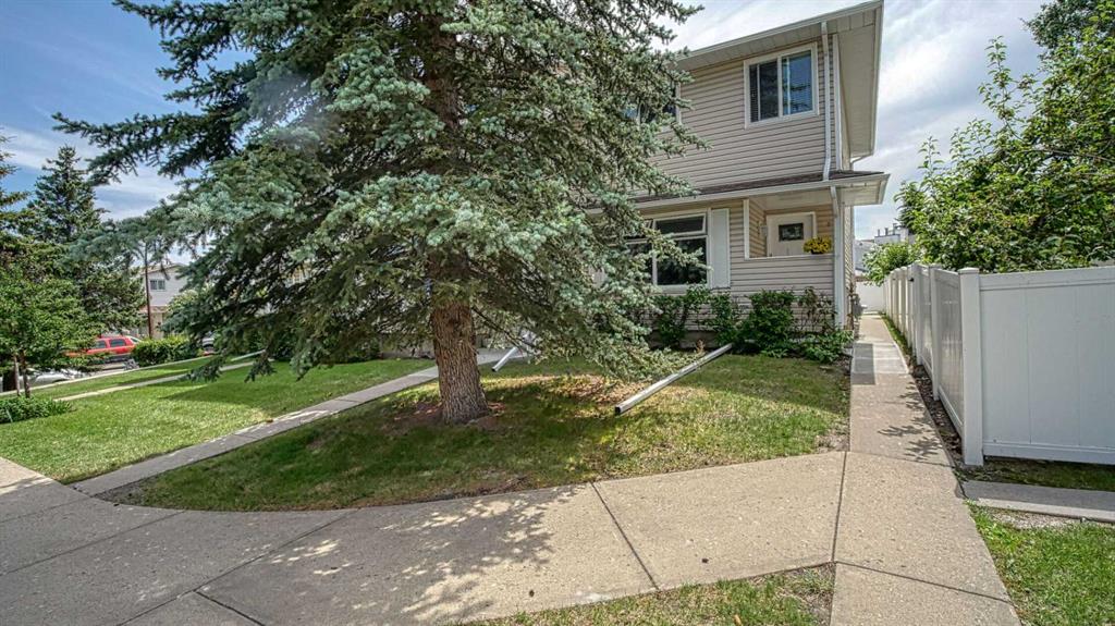 123 Woodsman Lane SW, Calgary, Alberta, T2W 4Z5