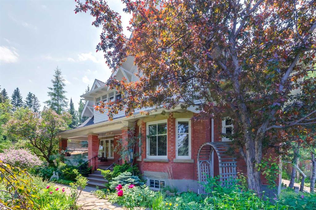 2209 Carleton Street SW, Calgary, Alberta, T2T 3K4