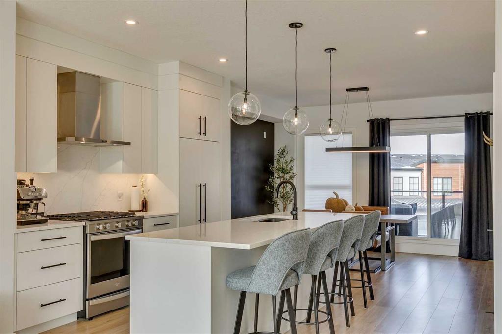 7836 Spring Willow Drive SW, Calgary, Alberta, T3H 6E1