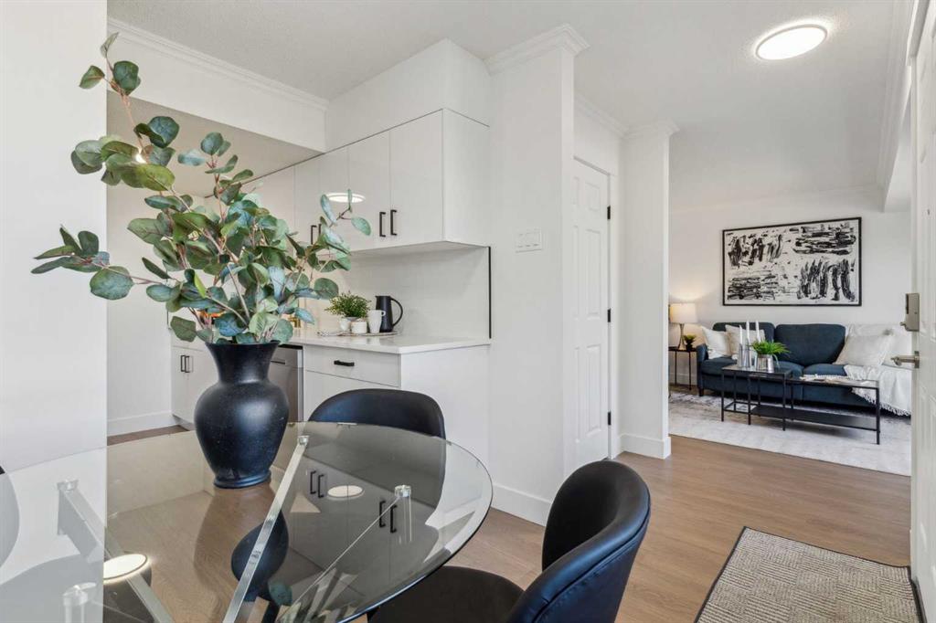 #21 1055 72 Avenue NW, Calgary, Alberta, T2K 5S4