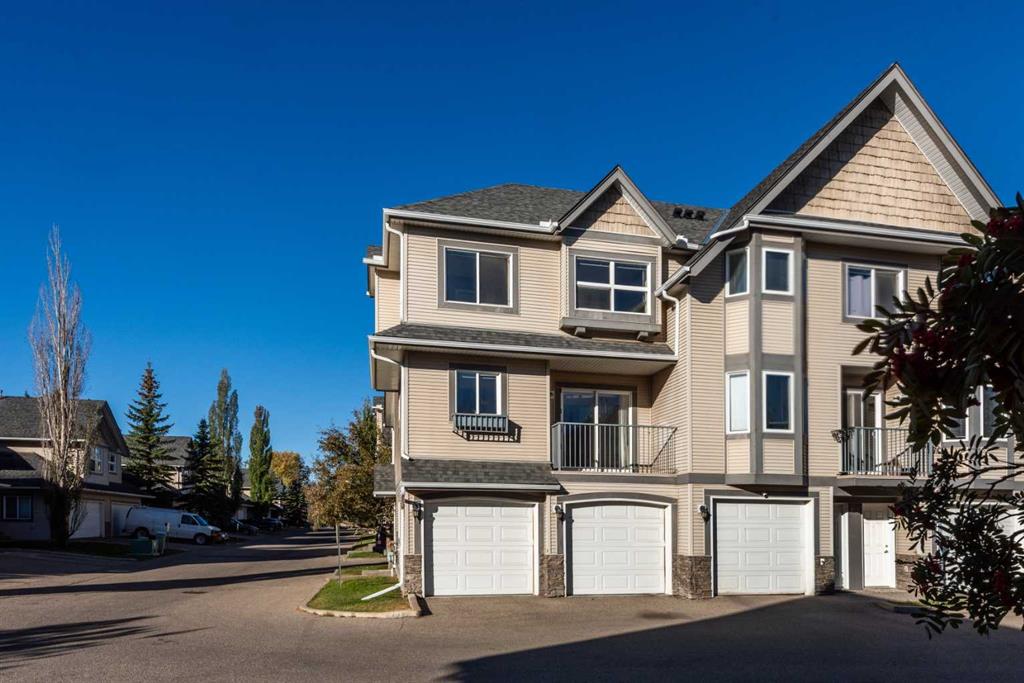 66 Cedarwood Lane SW, Calgary, Alberta, T2W 6J3