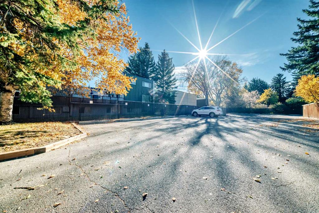 #210 1001 68 Avenue SW, Calgary, Alberta, T2V 4X1