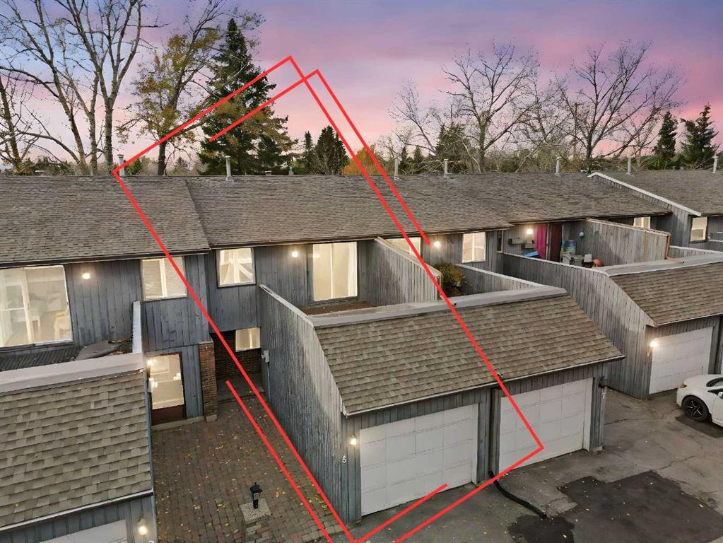 #8 803 Varsity Estates Drive NW, Calgary, Alberta, T3B 4W5