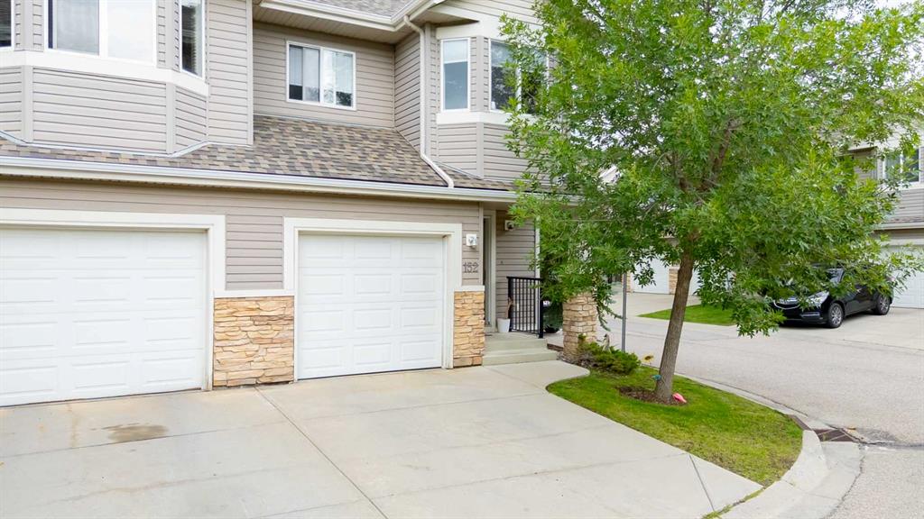 152 Royal Oak Gardens NW, Calgary, Alberta, T3G 5S5