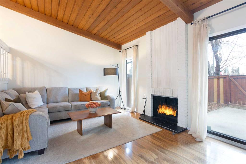 #54 10030 Oakmoor Way SW, Calgary, Alberta, T2V 4S8