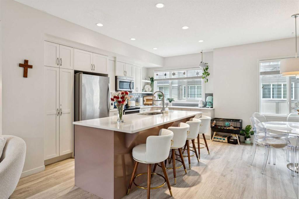 305 Nolanlake Villas NW, Calgary, Alberta, T3R 0Z7