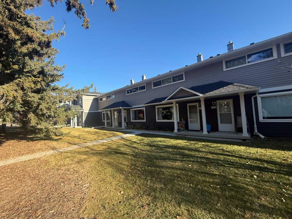 522 Regal Park NE, Calgary, Alberta, T2E0l9